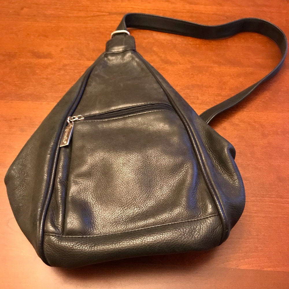 Tignanello should strap leather purse